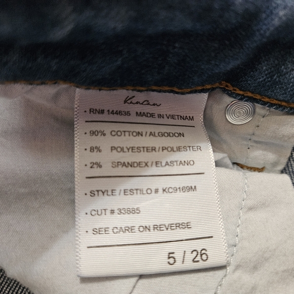 NWOT Kancan Womens Distressed Frayed Capris Size 5/26 Lightwash Kancan Jeans - Picture 5 of 6